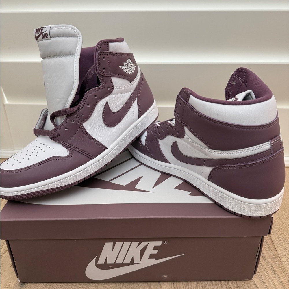 Air Jordan 1 Retro High OG 'Mauve' size 10.5